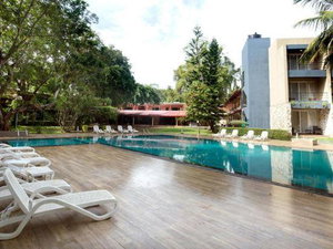 Hotel Miridiya Lake Resort cazare Anuradhapura