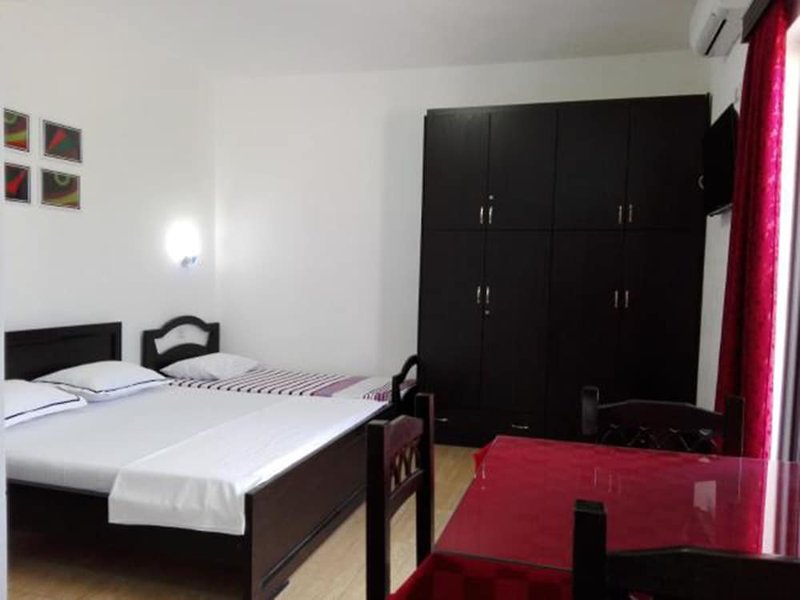 Kuburi Hotel
