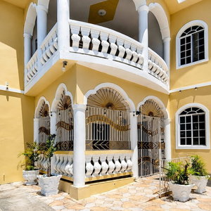 Hotel Dela De Rose Guest House Negril Jamaica cazare Negril