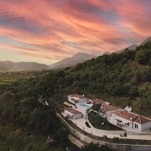 Hotel Astrali Stone Villas cazare Paramythia