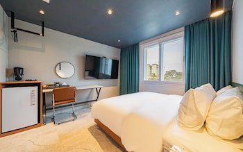 Hotel Gangneung Gyeongpodae J And Tel