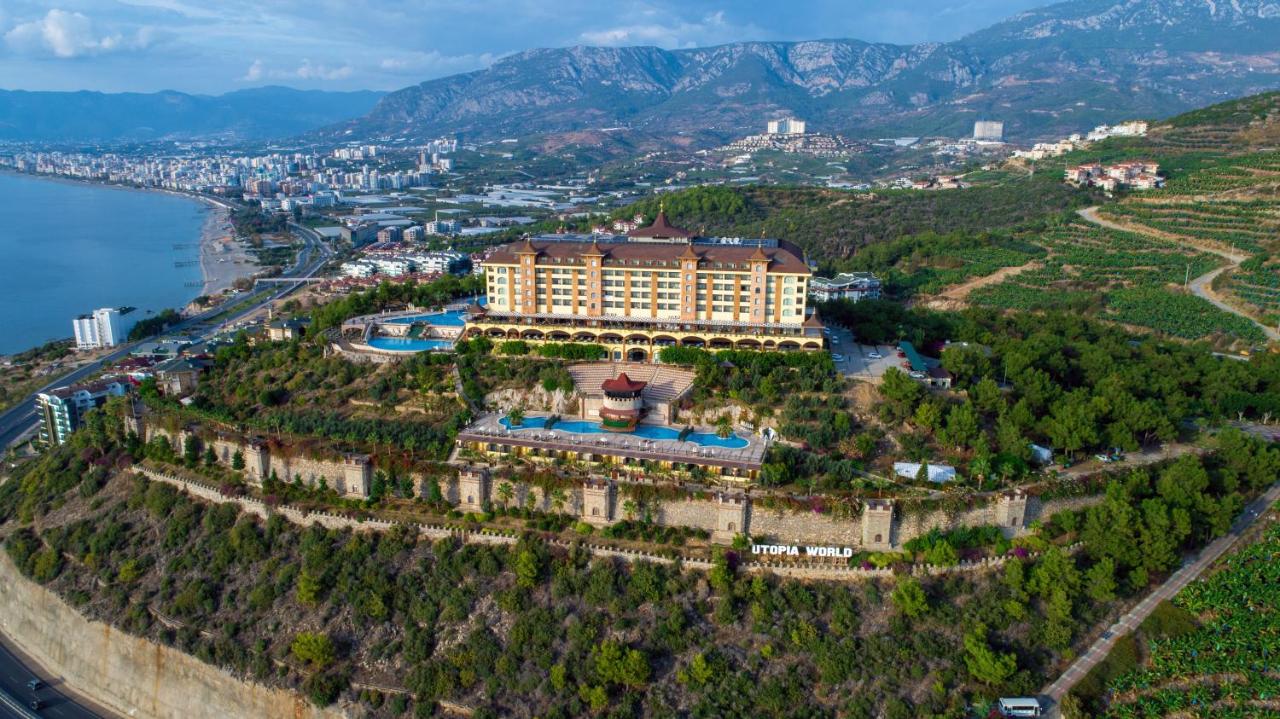 dal travel Utopia World Hotel