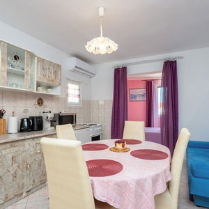 Hotel Apartments Suzi cazare Bol