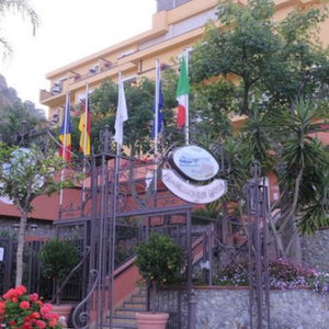 Sejur Quiete Taormina Naxos, Tapestry Collection By Hilton vacanta Giardini-Naxos