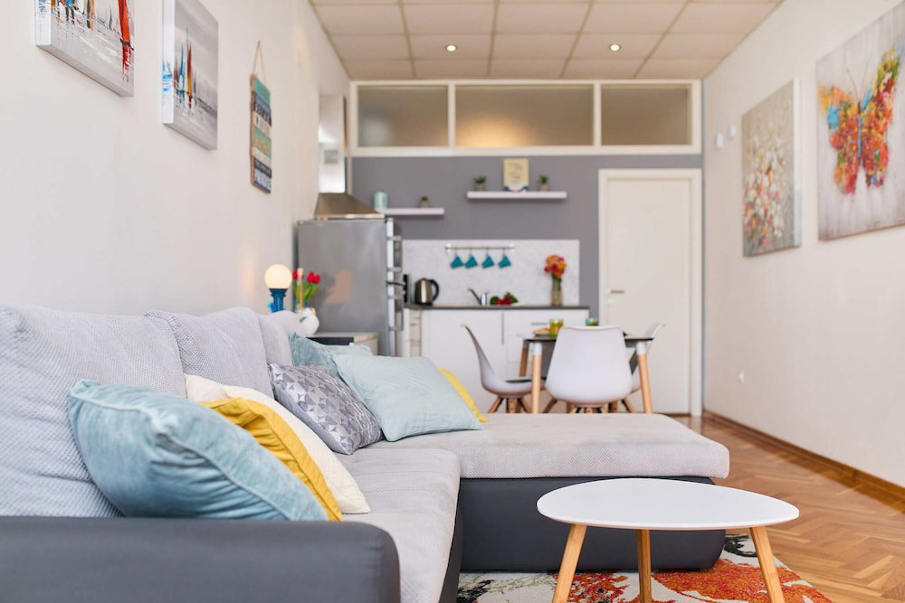 Apartment Aria