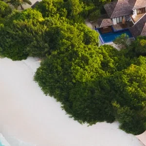 Sejur Hideaway Beach Resort & Spa Maldives vacanta Maldive Islands