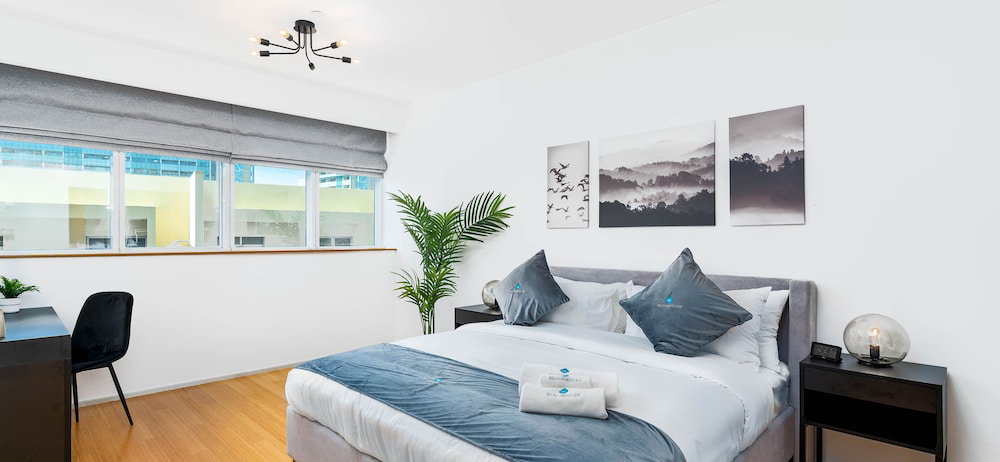 Hotel Bloomfields Stylish 1Br In Al Raha Beach