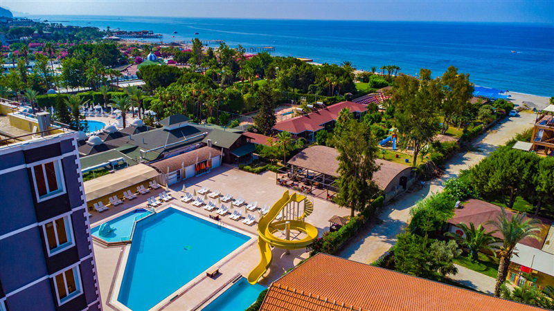 dal travel Clover Magic Garden Beach