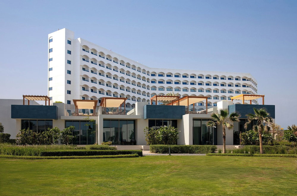Hotel Dusit Ajman Resort & Villas