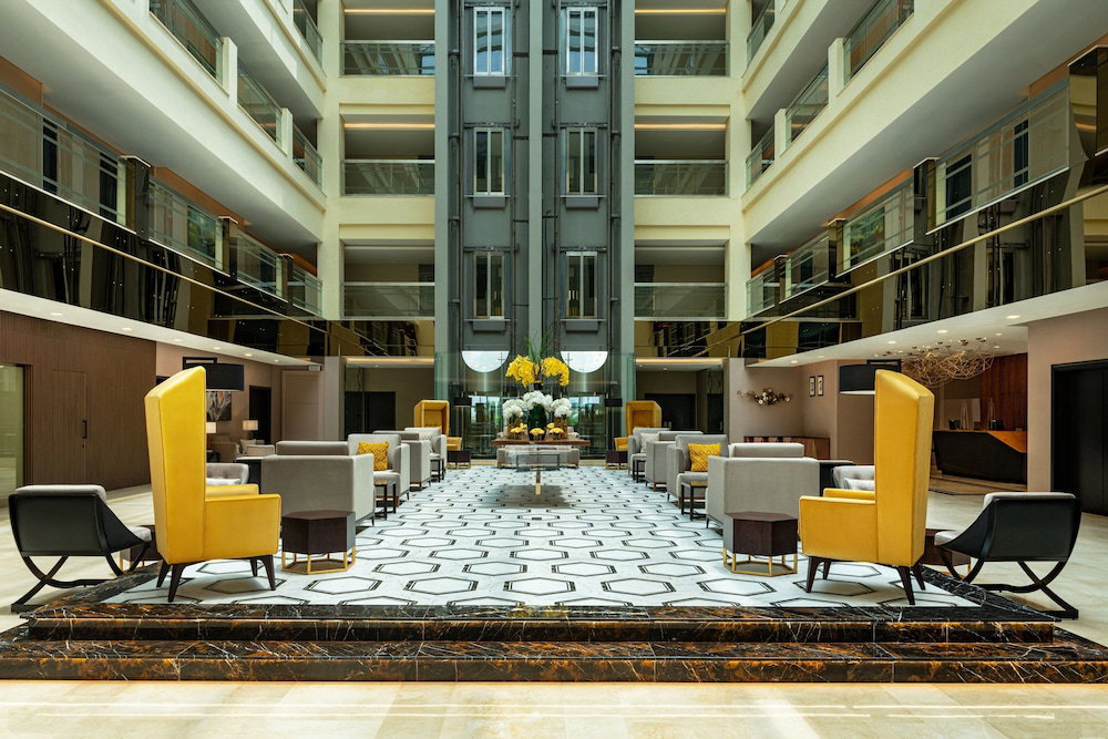 Hotel Four Points By Sheraton Production City, Dubai