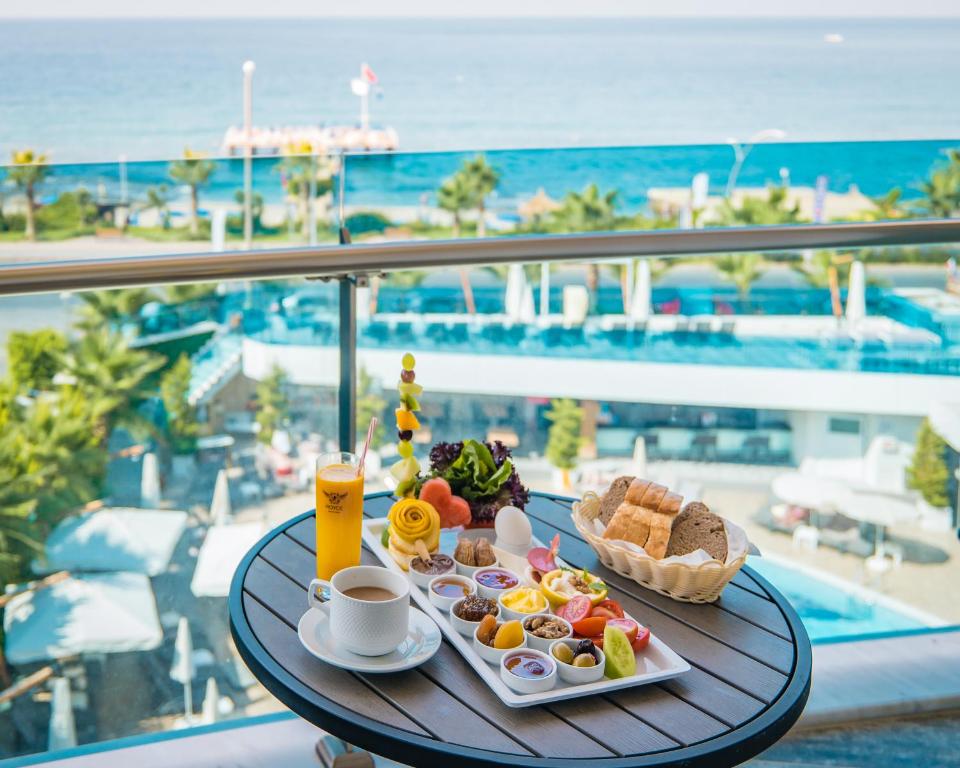 Sunprime C-Lounge Hotel