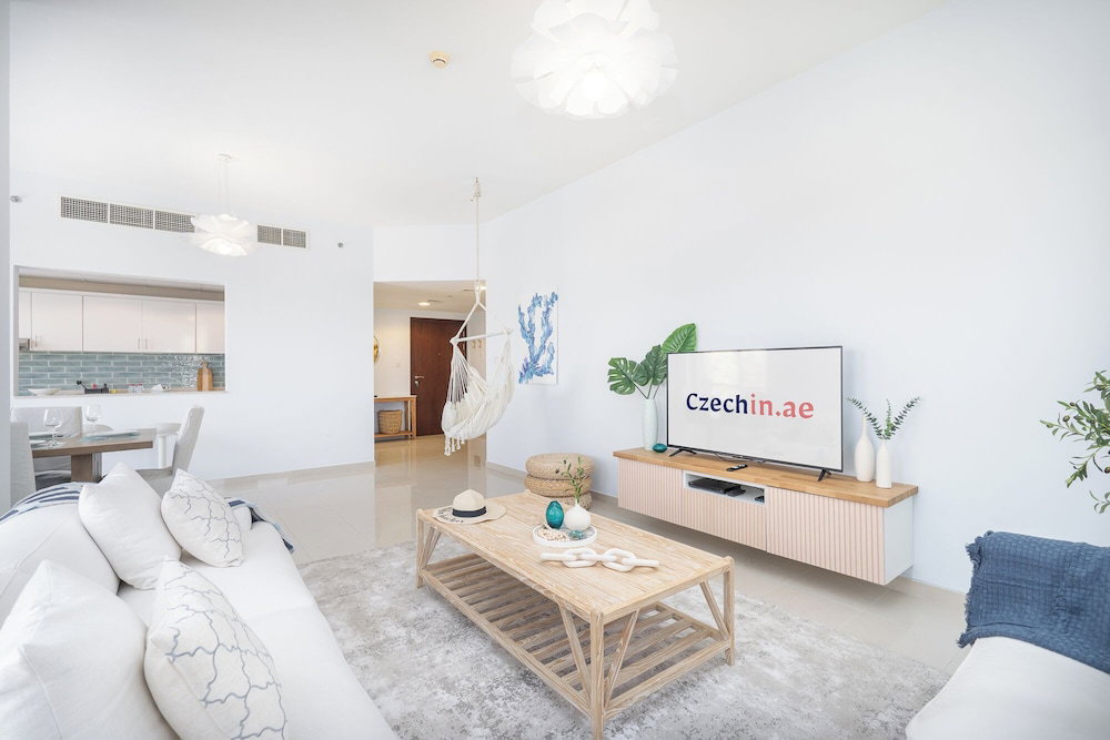 Hotel Contemporary Living By The Sea 2Bd New Listing