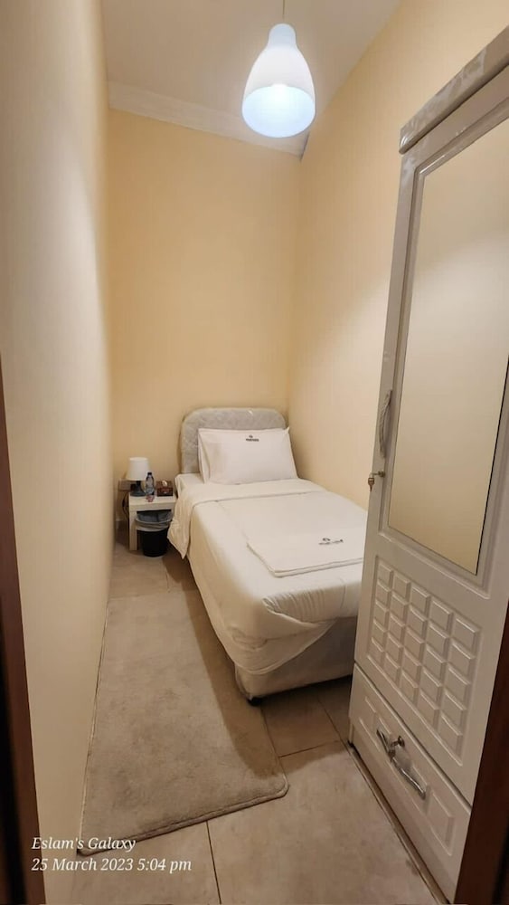 Pharaohs Inn Deira Hostel