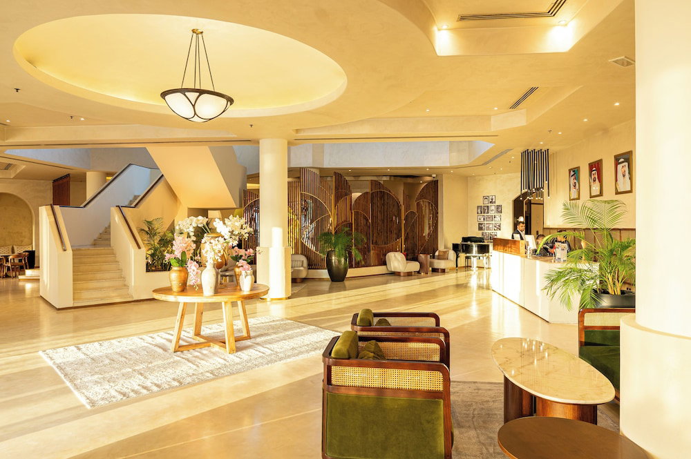 Hotel Majestic Cove Hotel