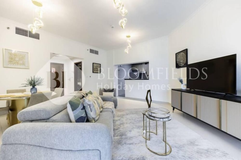 327 Bloomfields Magnificent 1Br Ajwan
