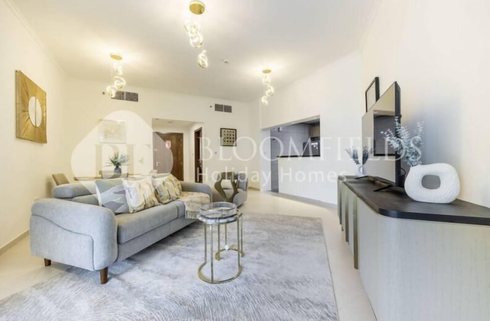 327 Bloomfields Magnificent 1Br Ajwan