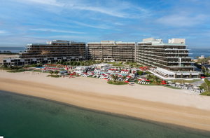 Hotel Th8 Palm Dubai Beach Resort, Vignette Collection By Ihg cazare The Palm Jumeirah