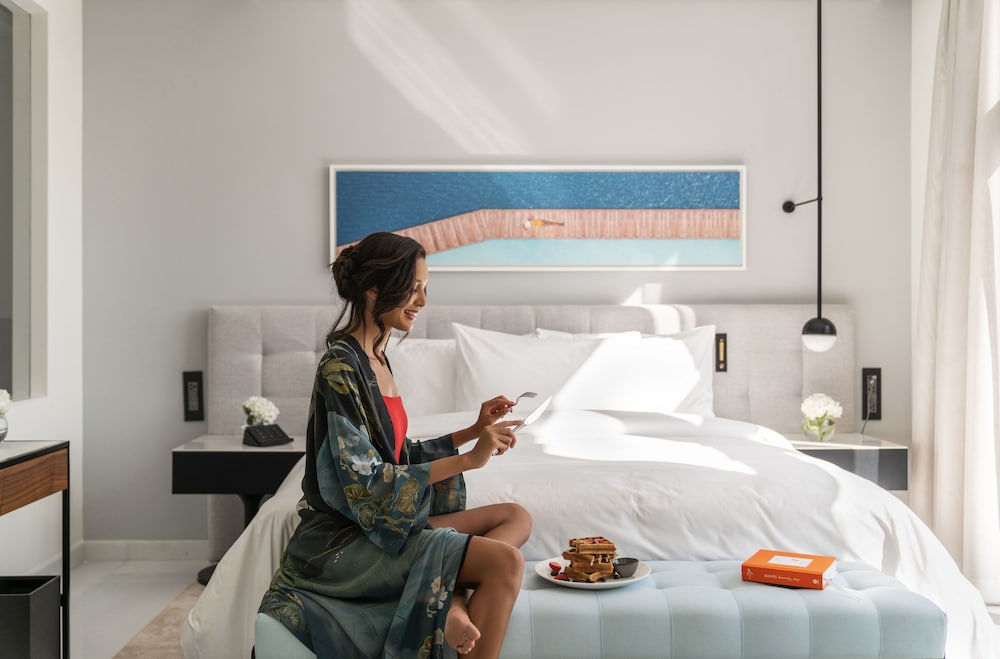 Th8 Palm Dubai Beach Resort, Vignette Collection By Ihg