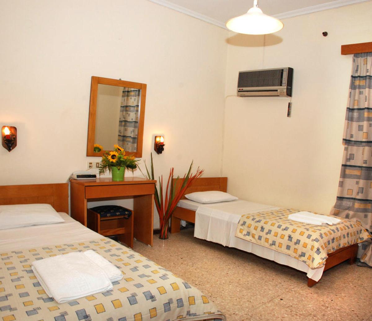 Koukounaria Hotel & Suites