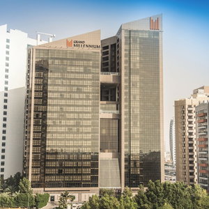 Hotel Grand Millennium Dubai cazare The Palm Jumeirah