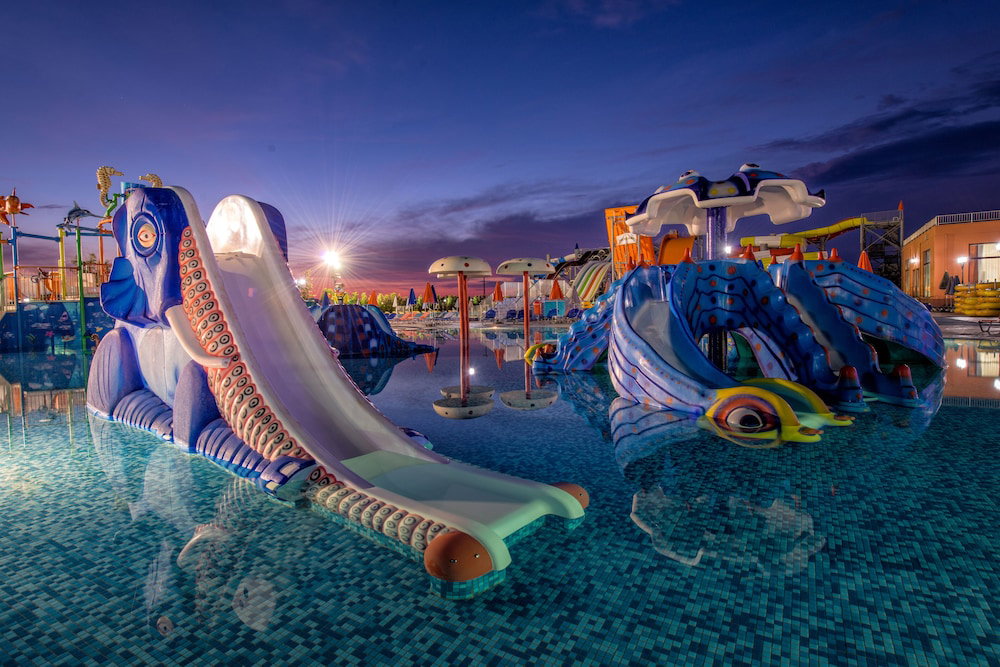 Caretta Beach Resort And Waterpark All Inclusive