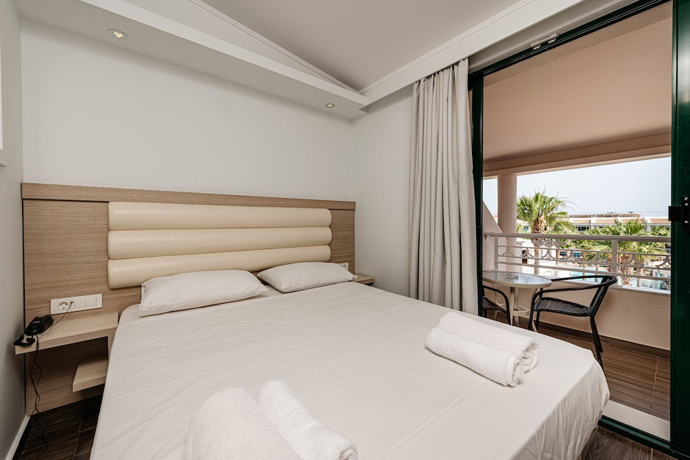 Caretta Beach Resort And Waterpark All Inclusive