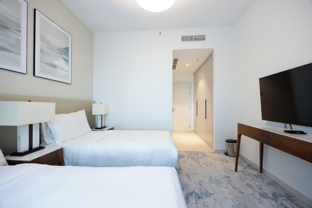 Bloomfields 3Br Plus Maids - The Address