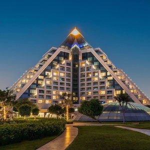 Hotel Raffles Dubai cazare Sharjah