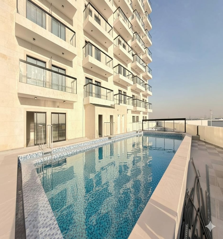 Hotel Luxury Apartment With Pool Gym