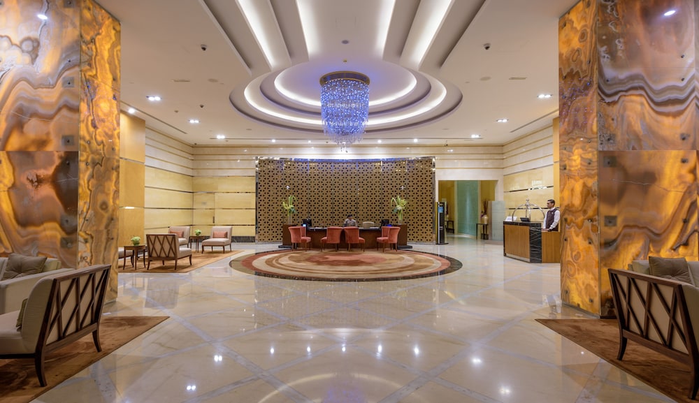 Hotel La Suite Dubai Hotel & Apartments Operated By Minor Hotels