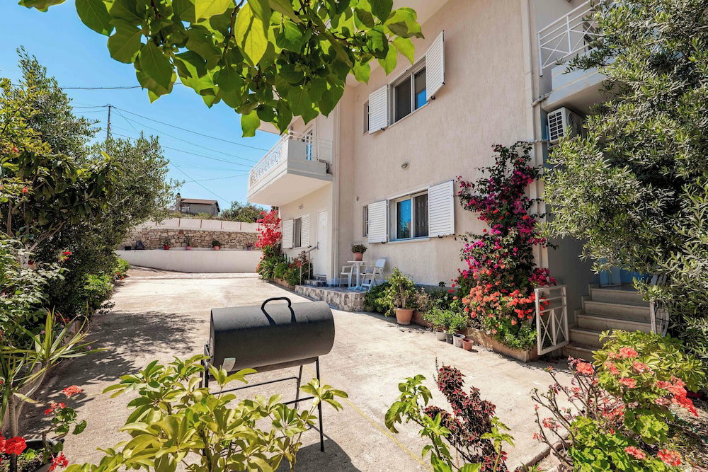 Hotel Mariana Apartments