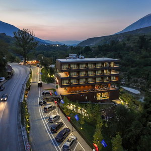 Hotel Uji I Ftohte Hotel cazare Tepelene