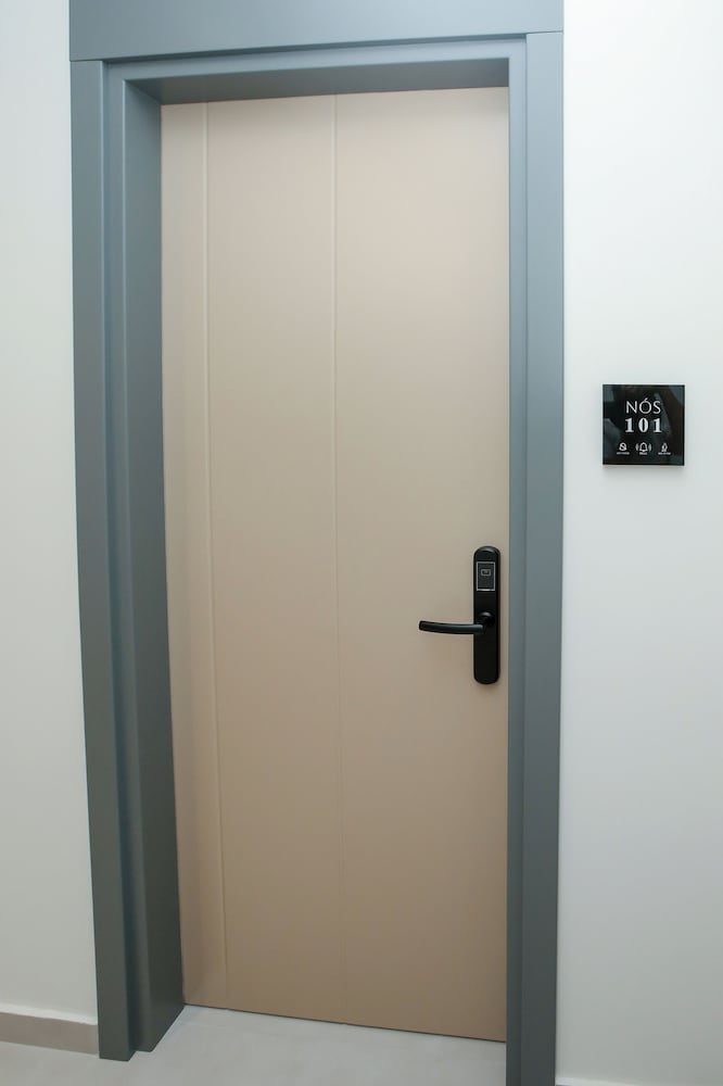 Hotel Nos Luxury Rooms
