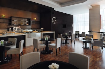 Mövenpick Hotel Jumeirah Lakes Towers