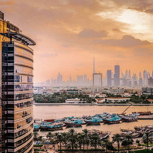 Hotel Mövenpick Dubai Creek cazare Sharjah
