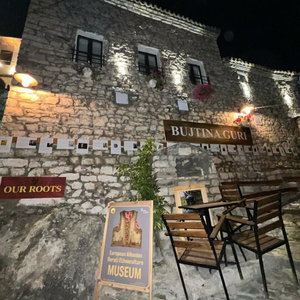 Hotel Old Town Guesthouse Guri cazare Berat