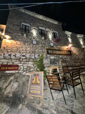 Hotel Old Town Guesthouse Guri cazare Berat