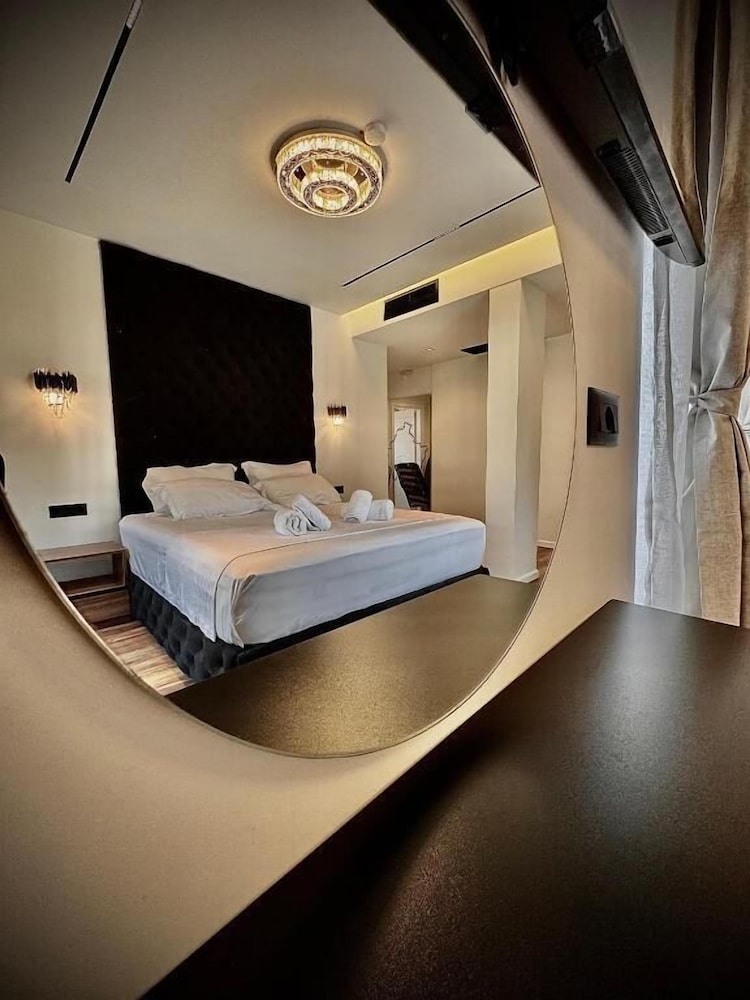 Hotel Martin Empire