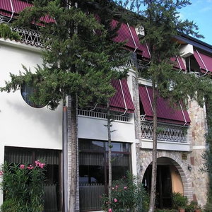 Hotel Hotel Baron cazare Farka e Madhe