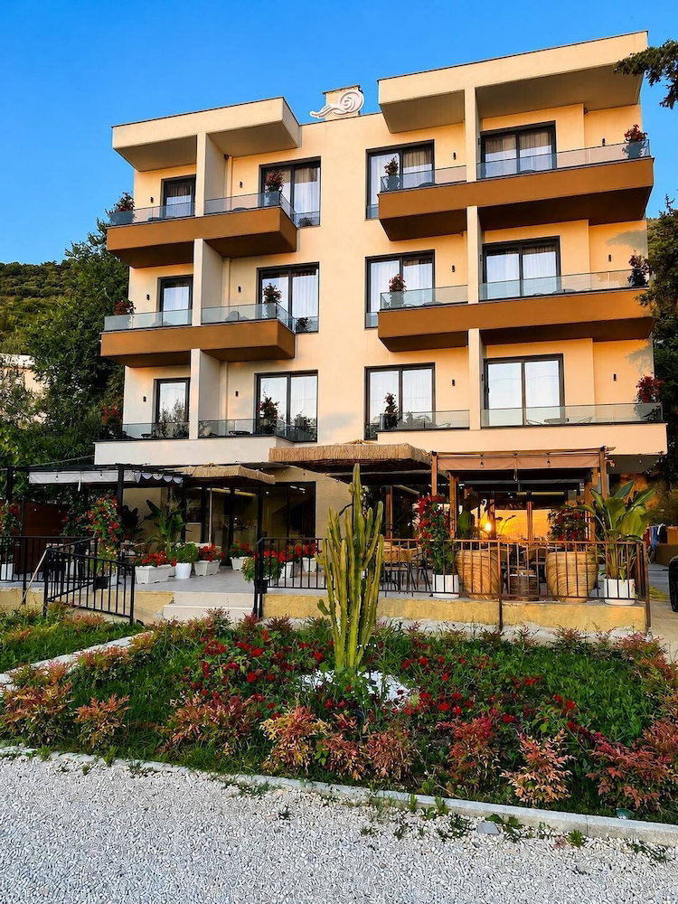 Hotel White Hill Radhime