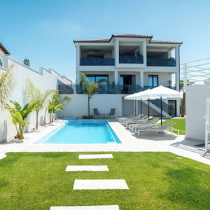 Hotel Villa Cosmo cazare Rrashbull