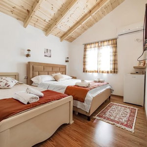 Hotel Vila Sofia Gllava - Resort cazare Buz