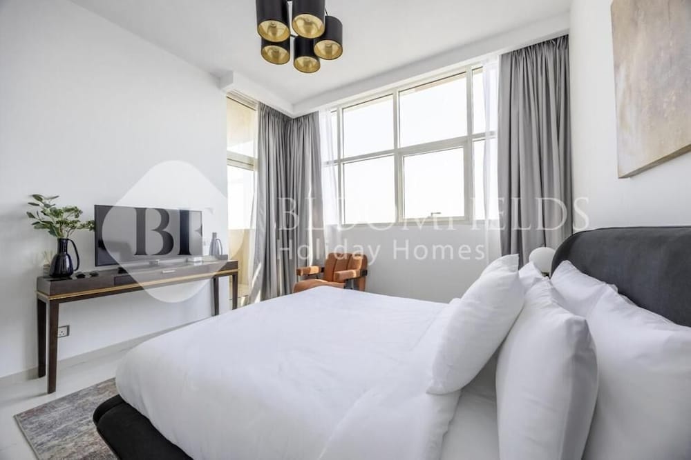 Hotel Bloomfields Cozy Stu Damac