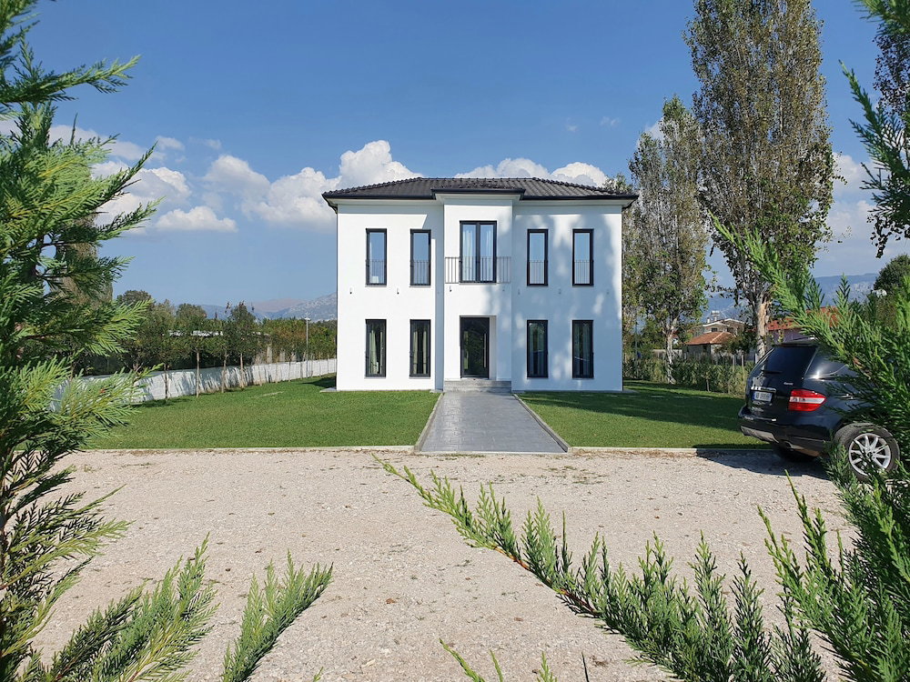 Hotel Nerium Garden Inn Tirana Airport