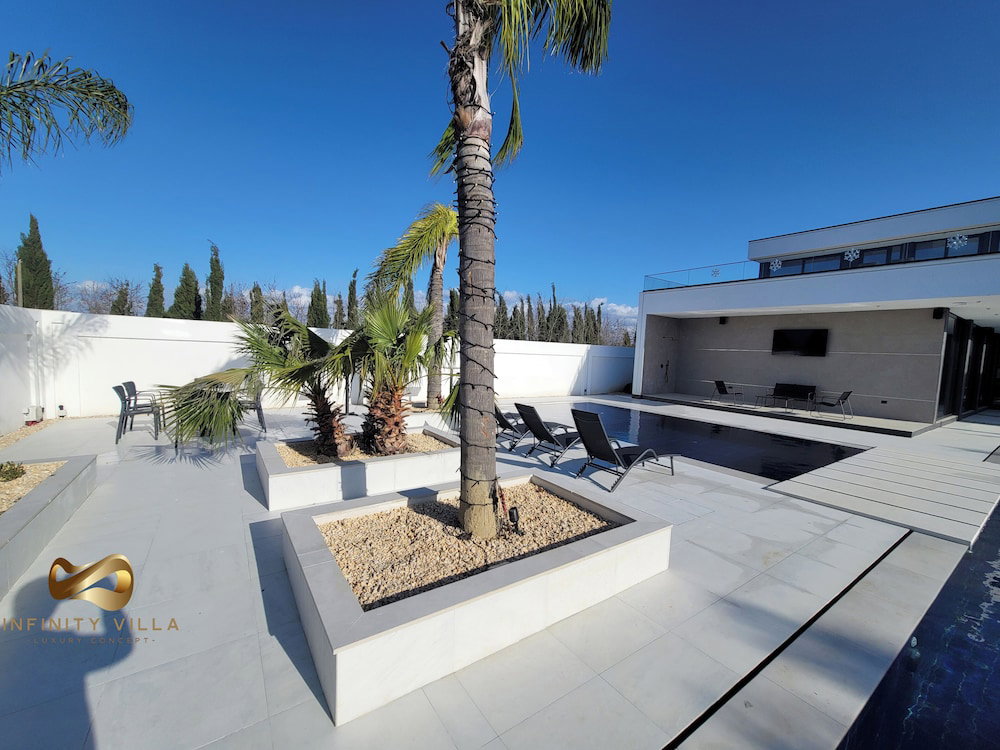 Hotel La Mirage Group Villas