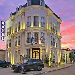 Hotel Ambasada Qta cazare Paskuqan