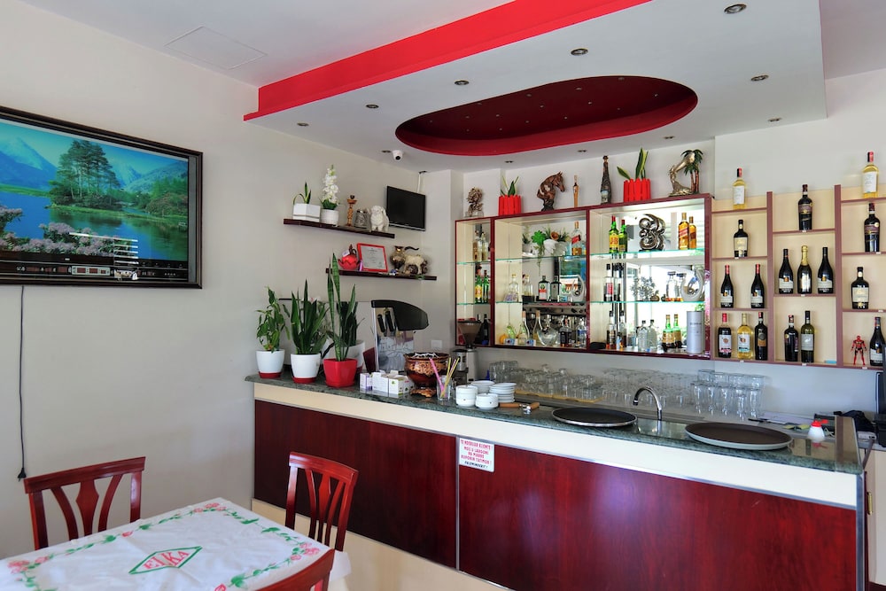 Hotel Almare Apartments