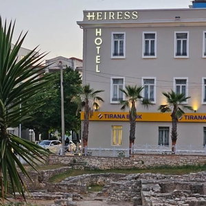 Hotel Heiress Hotel cazare Petran