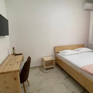 Hotel Xho's Forest Guest House cazare Velabisht