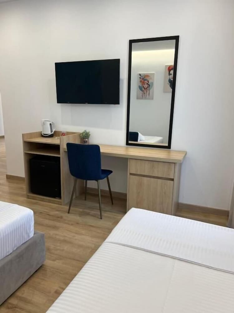 Emar Beachfront Hotel Ksamil